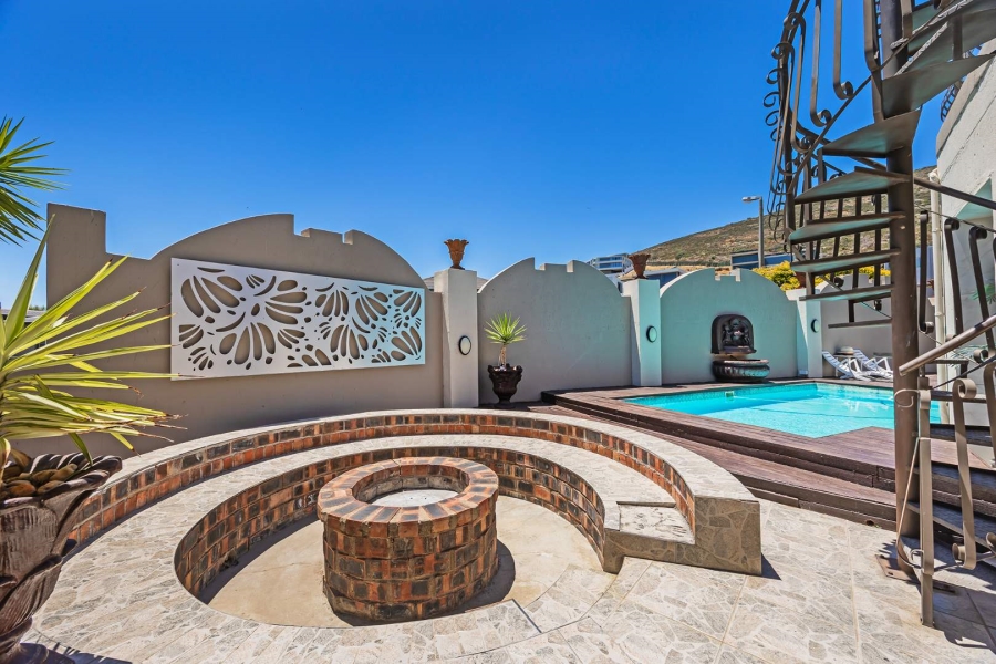 8 Bedroom Property for Sale in Baronetcy Estate Western Cape